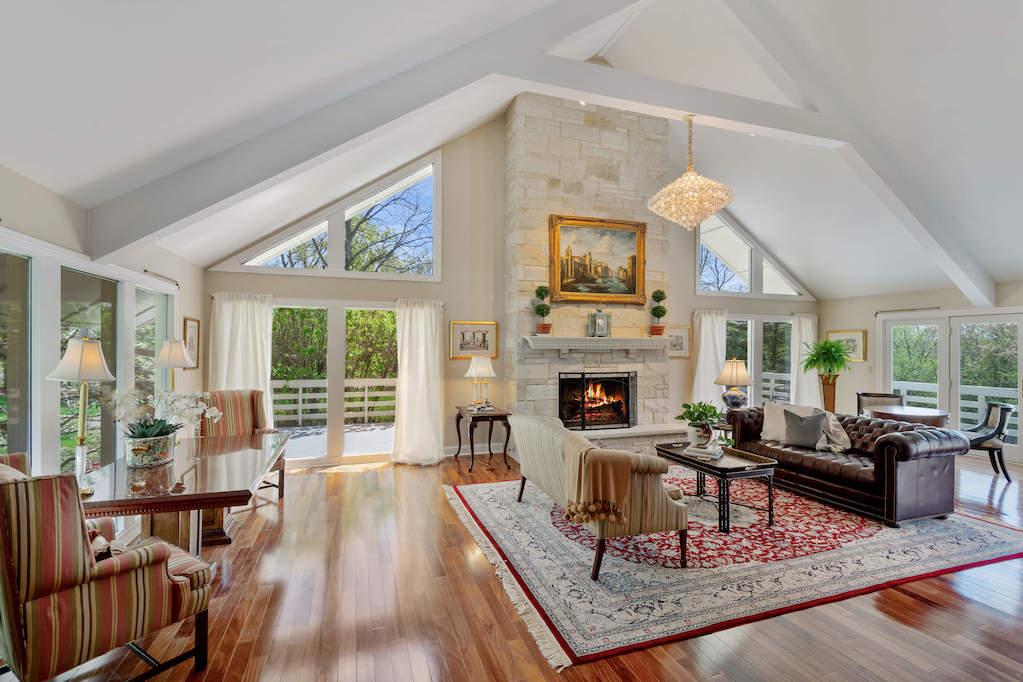306 Ridge Road Barrington Hills, Illinois 60010 - Great Room