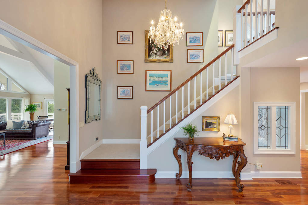 306 Ridge Road Barrington Hills, Illinois 60010 - Foyer