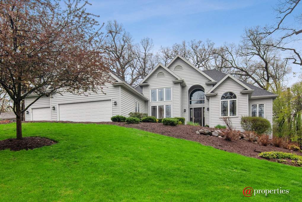 43W887 Old Midlothian Elburn, Illinois 60119 - Front View