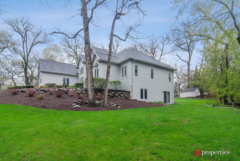 43W887 Old Midlothian Elburn, Illinois 60119 - Side View