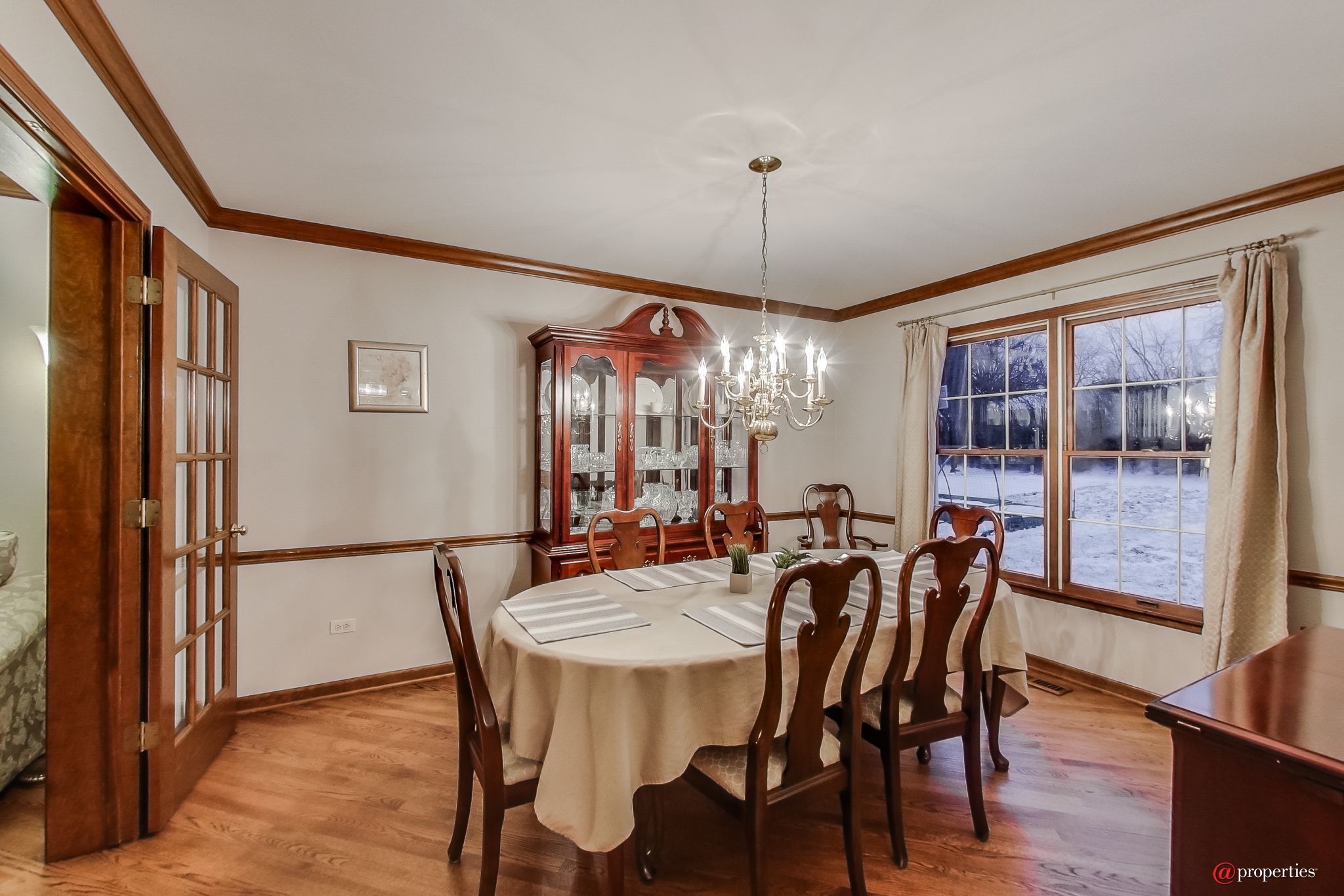 538 Cedar Lane Lombard, Illinois 60148 - Dining