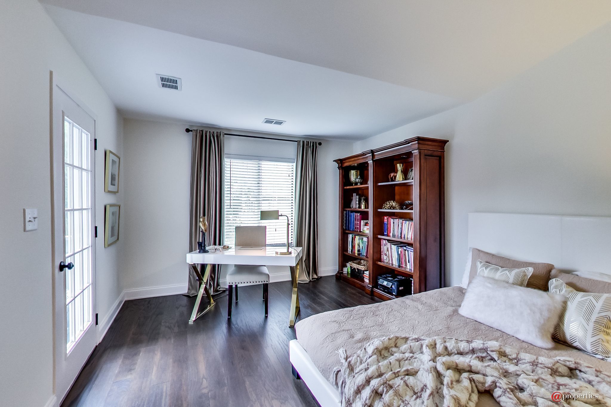 1451 Fairlane Drive #2 Schaumburg, Illinois 60193 - Bedroom