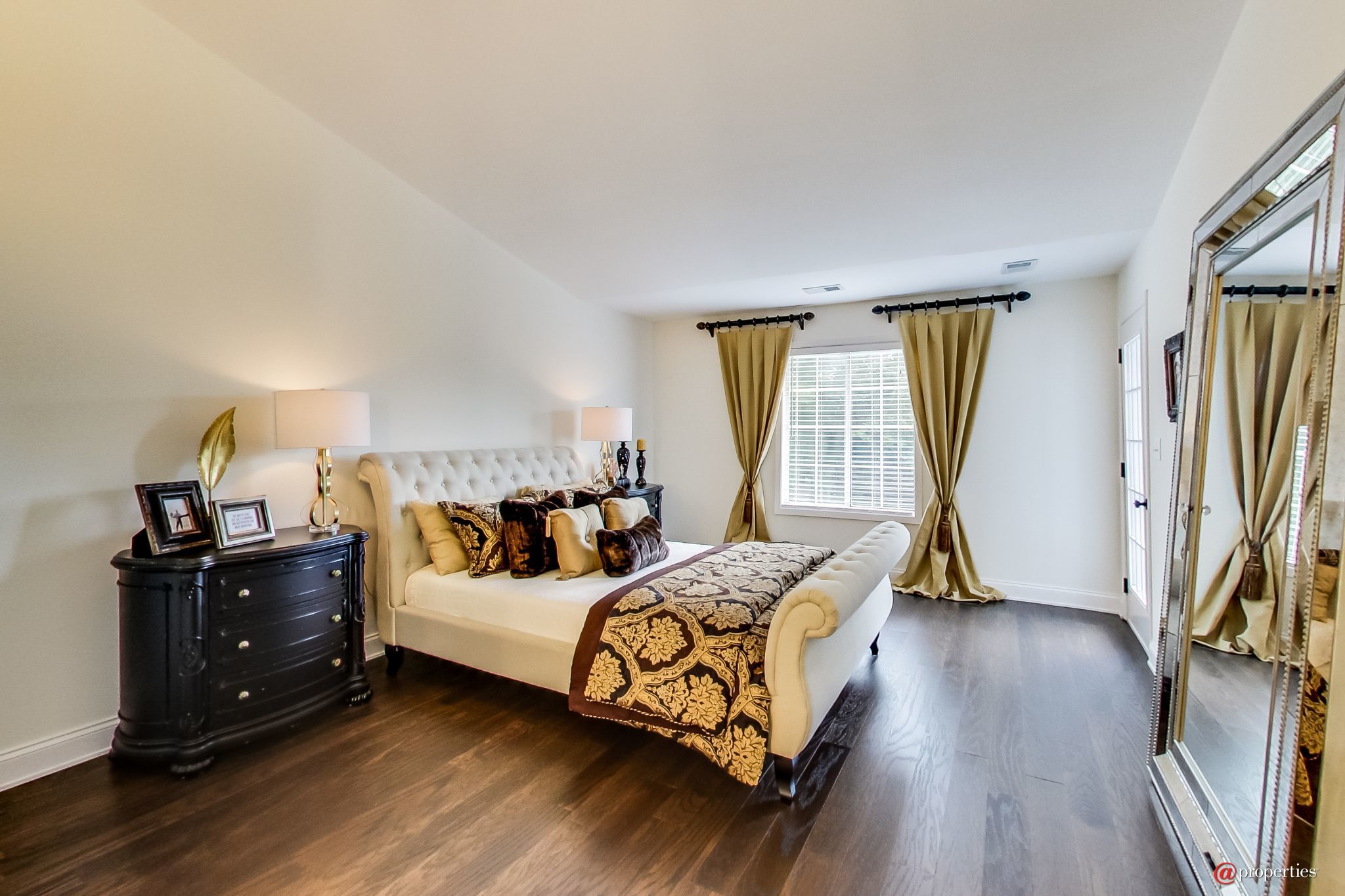 1451 Fairlane Drive #2 Schaumburg, Illinois 60193 - Master