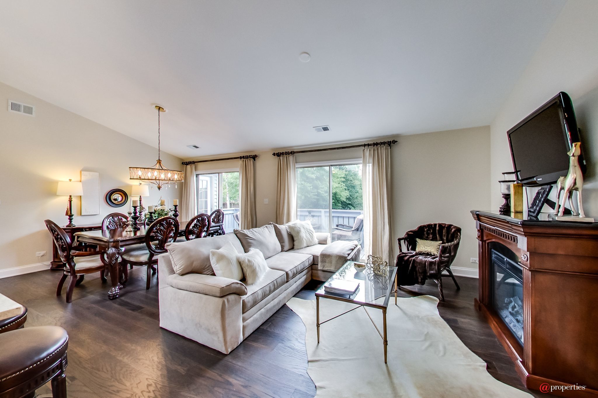 1451 Fairlane Drive #2 Schaumburg, Illinois 60193 - Living