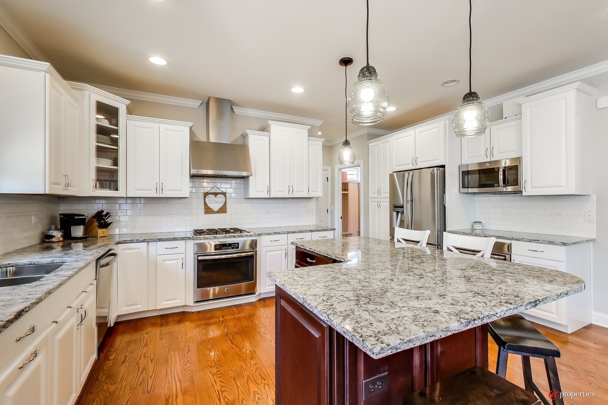 1430 N Race Avenue Arlington Heights, Illinois 60004 - Kitchen