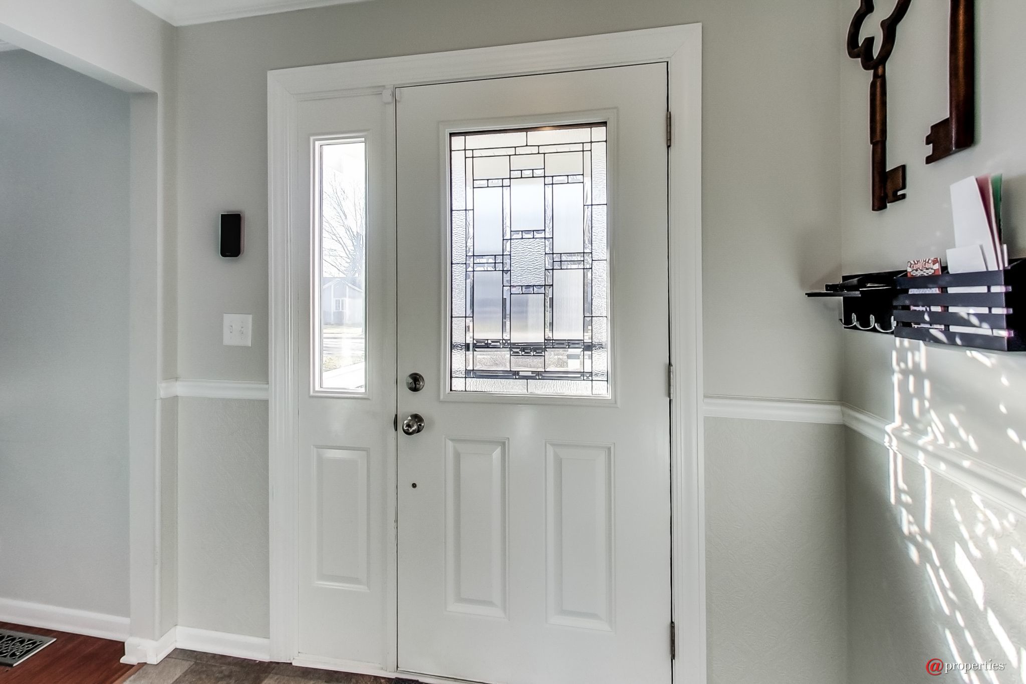 115 S Parkside Avenue Glen Ellyn, Illinois 60137 - Foyer
